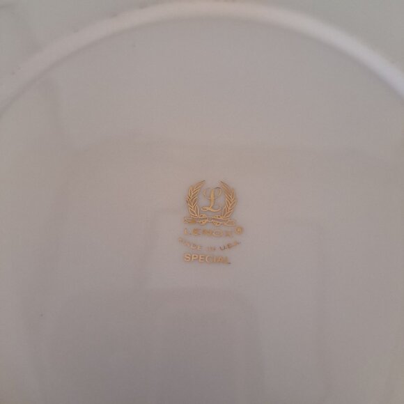 Lenox Special Floral Plate 8" Vintage Ceramic With Gold Trim - Picture 6 of 6